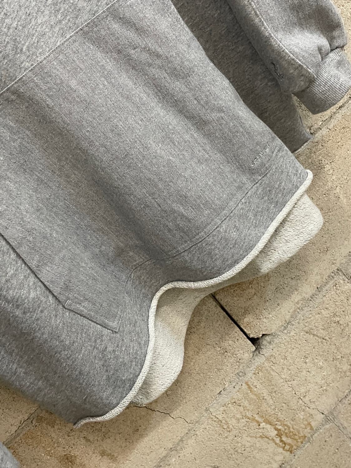 그라미치 테일컷 후드티 상품이미지5