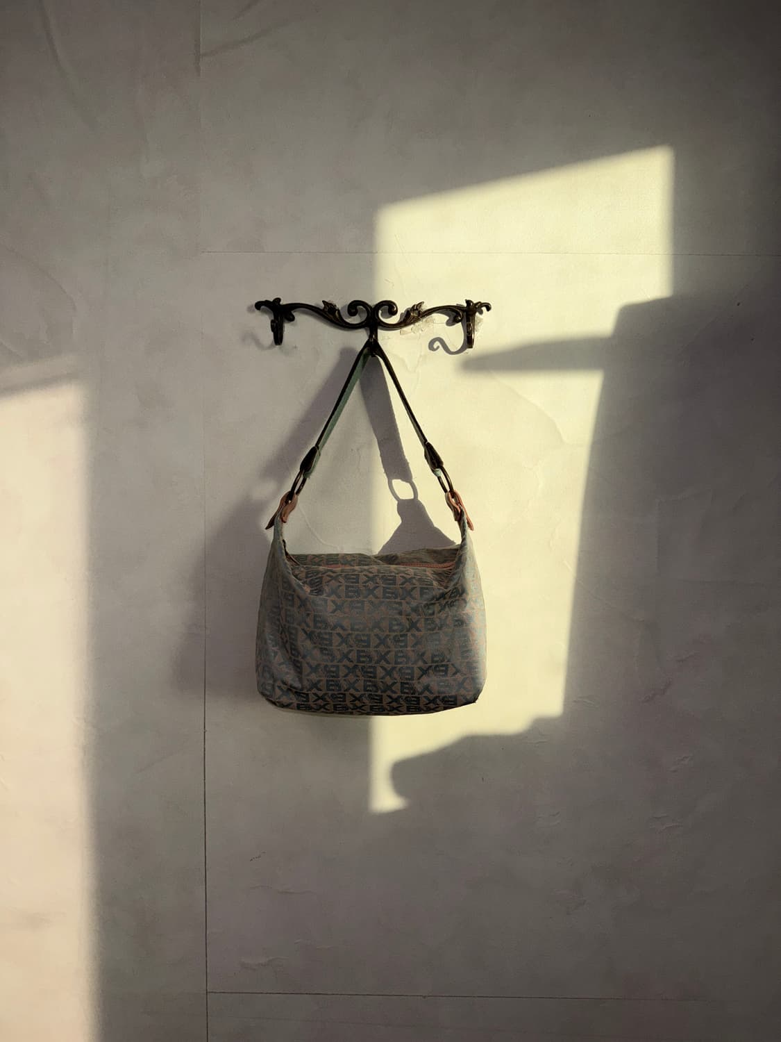 BNX pink blue jacquard logo shoulder bag 상품이미지1