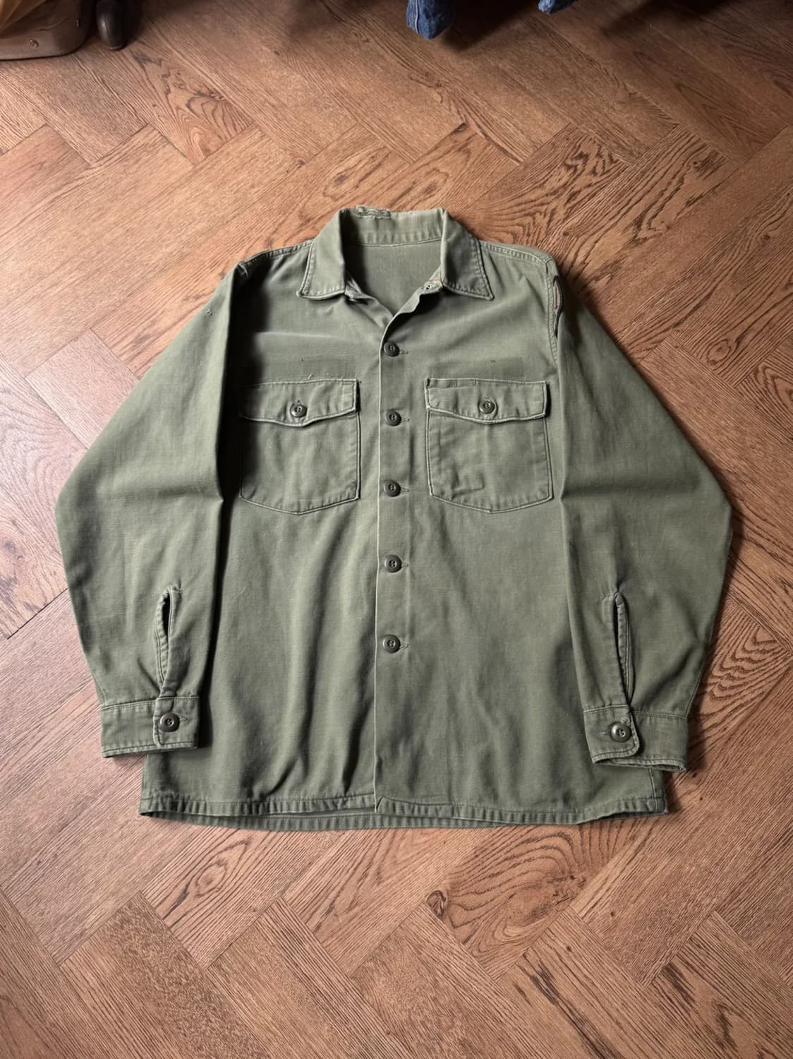 [M]70's 오리지널 U.S ARMY OG-107 패치 밀리터리 셔츠 상품이미지1