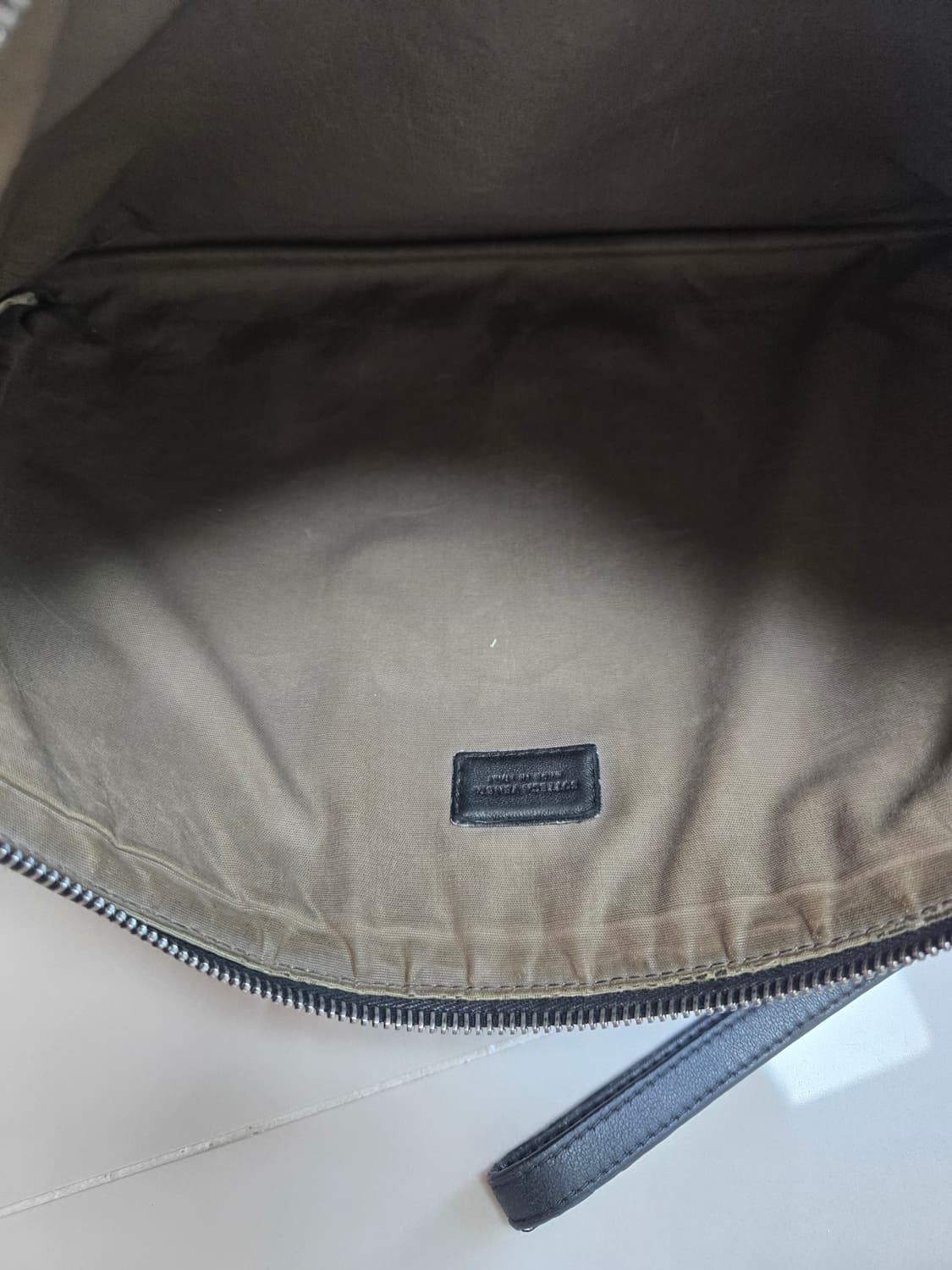보테가 베네타 클러치백 블랙 상품이미지4