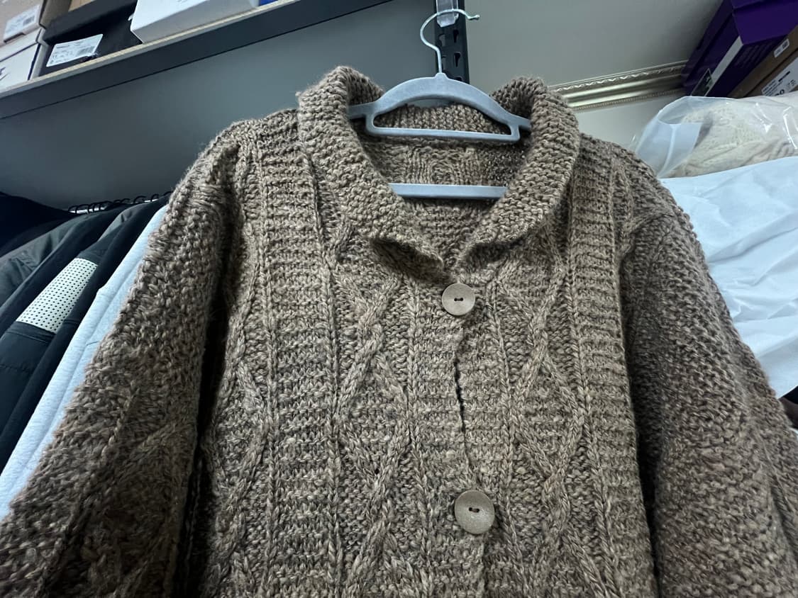 꽈배기 단추 가디건 브라운 모리걸 상품이미지2