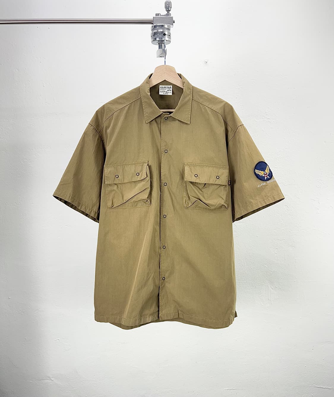 알파 인더스트리 US NAVY 베이지 하프 셔츠 상품이미지1