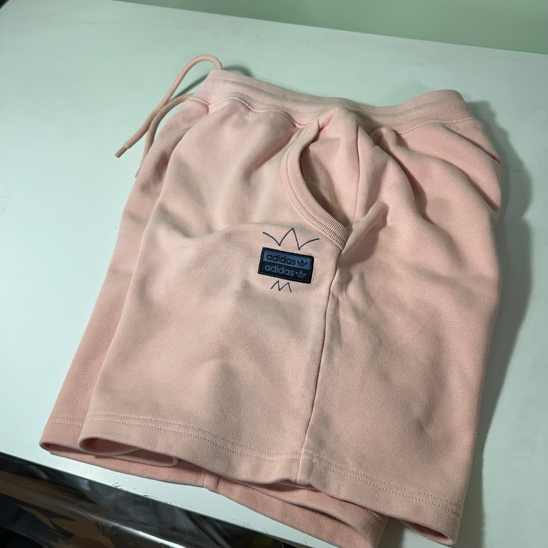 우먼S-M 아디다스 오리지날 파스텔핑크 와이드핏 스웻 밴딩반바지 상품이미지2