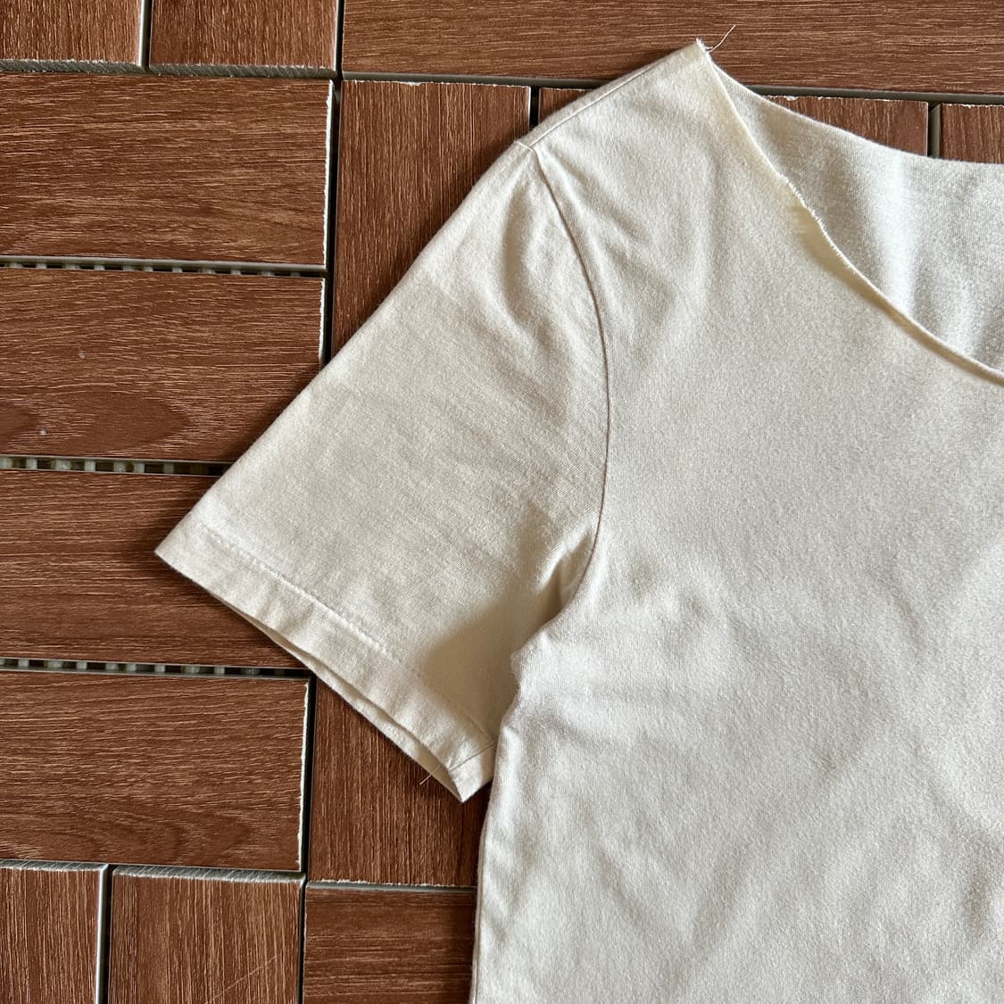 Sunao Kuwahara wide neck cotton 1/2 tee 상품이미지3