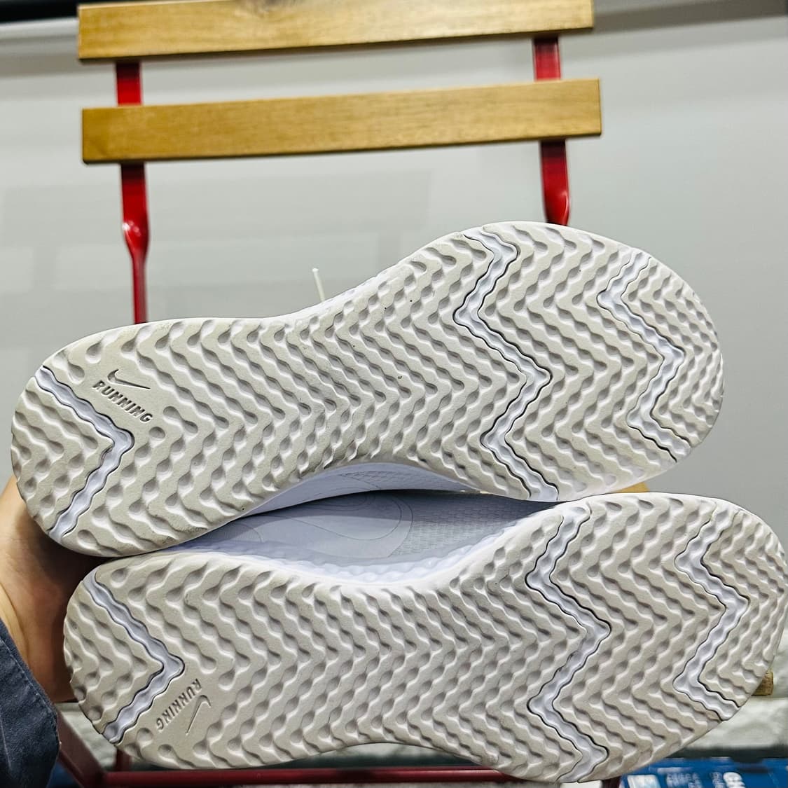 250) 나이키 운동화 남녀 공용 신발 레볼루션 화이트 상품이미지6