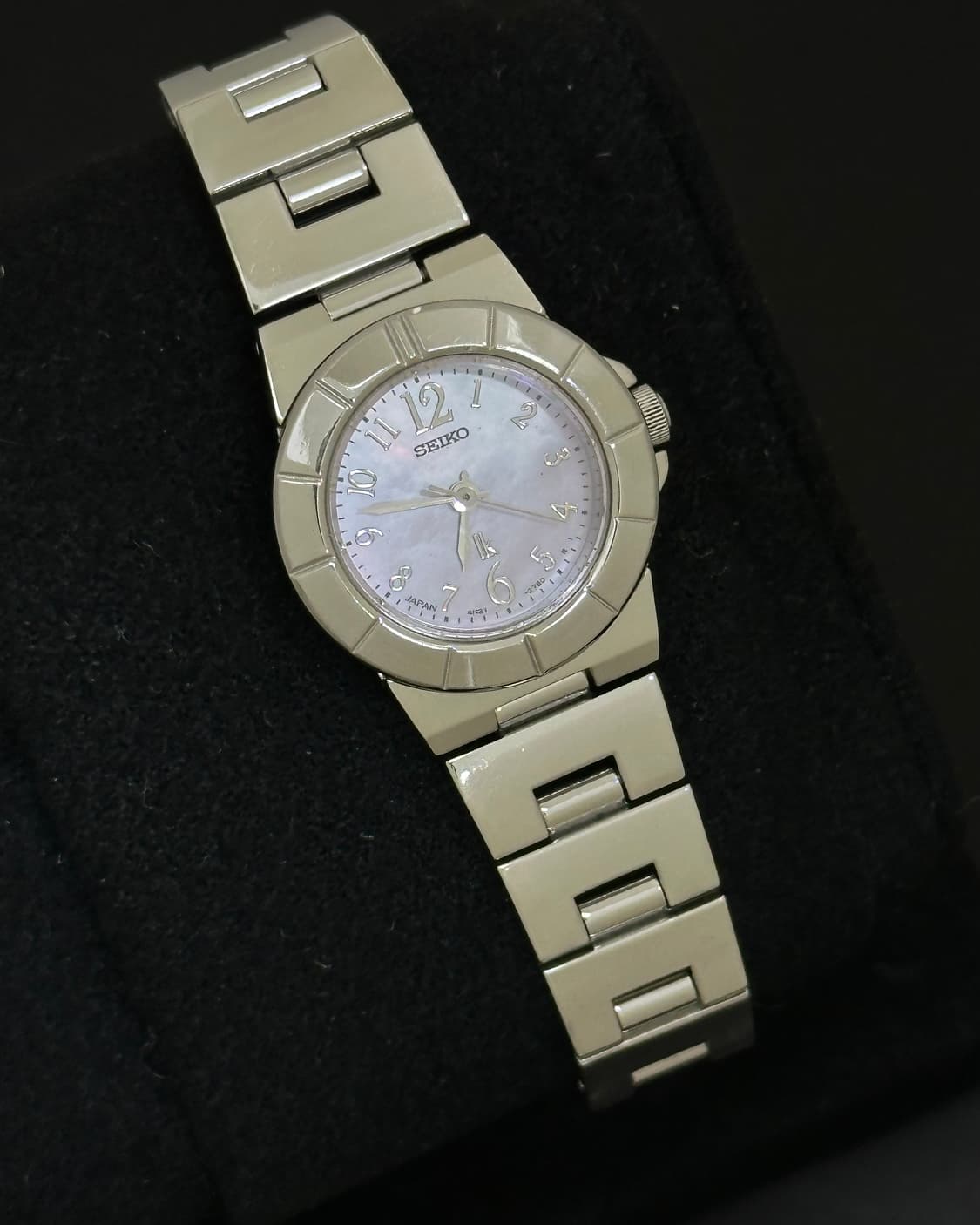 세이코 루키아 자개 다이얼 쿼츠 시계 상품이미지1