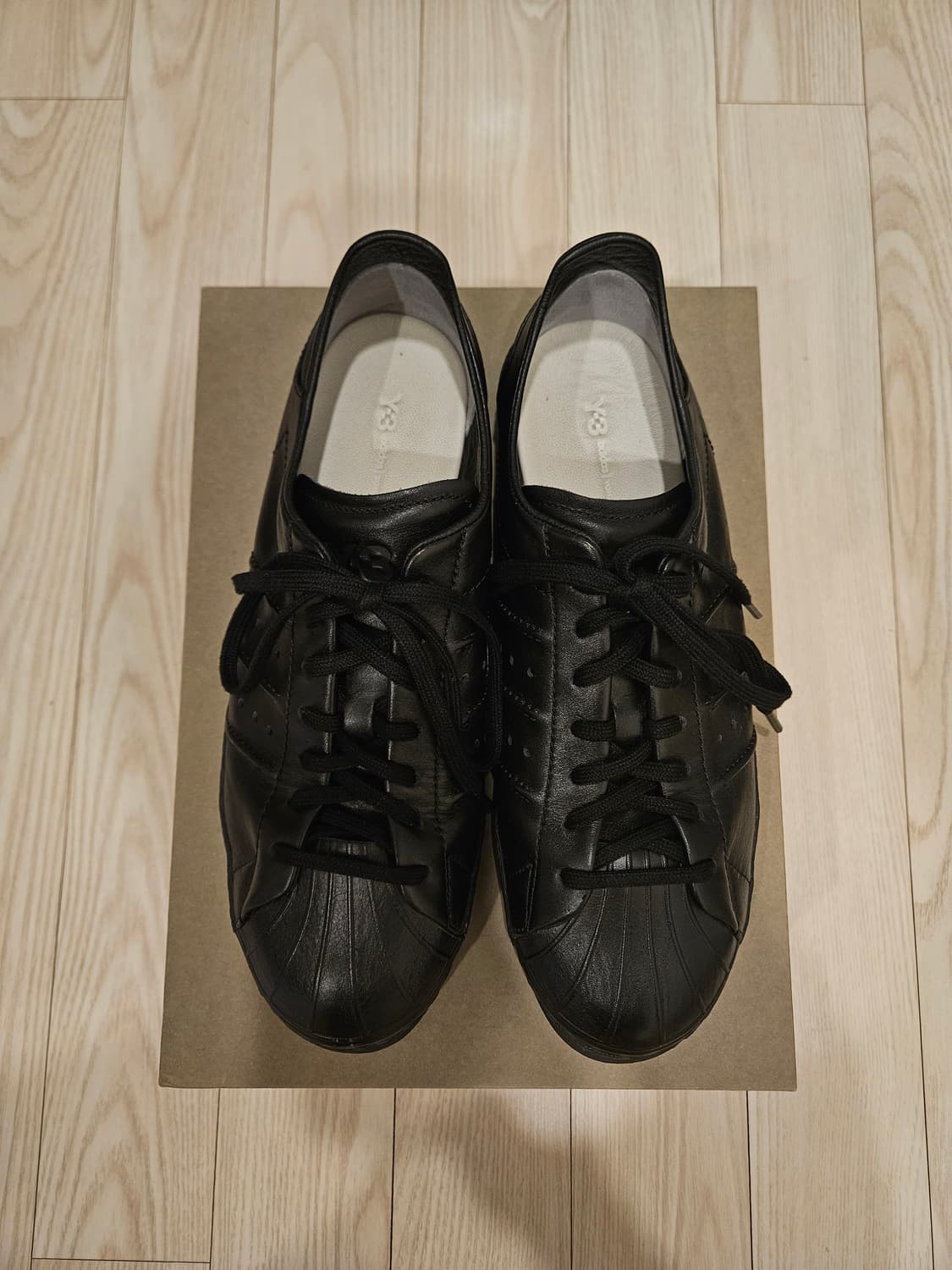 [42] Y-3 슈퍼스타 레더 트리플 블랙 상품이미지3