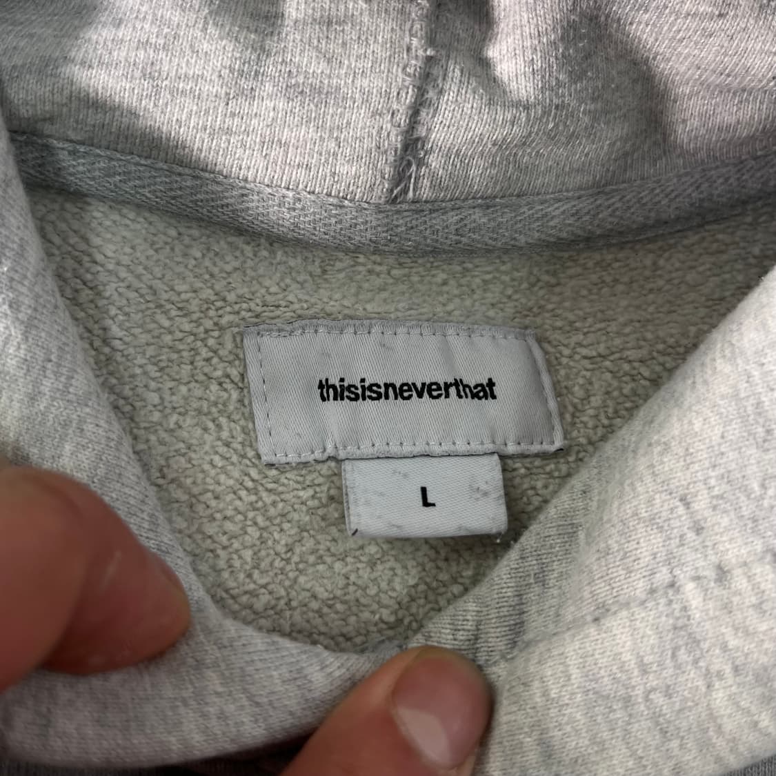 105 디스이즈네버댓 백로고 그레이 코튼 후드티 상품이미지4
