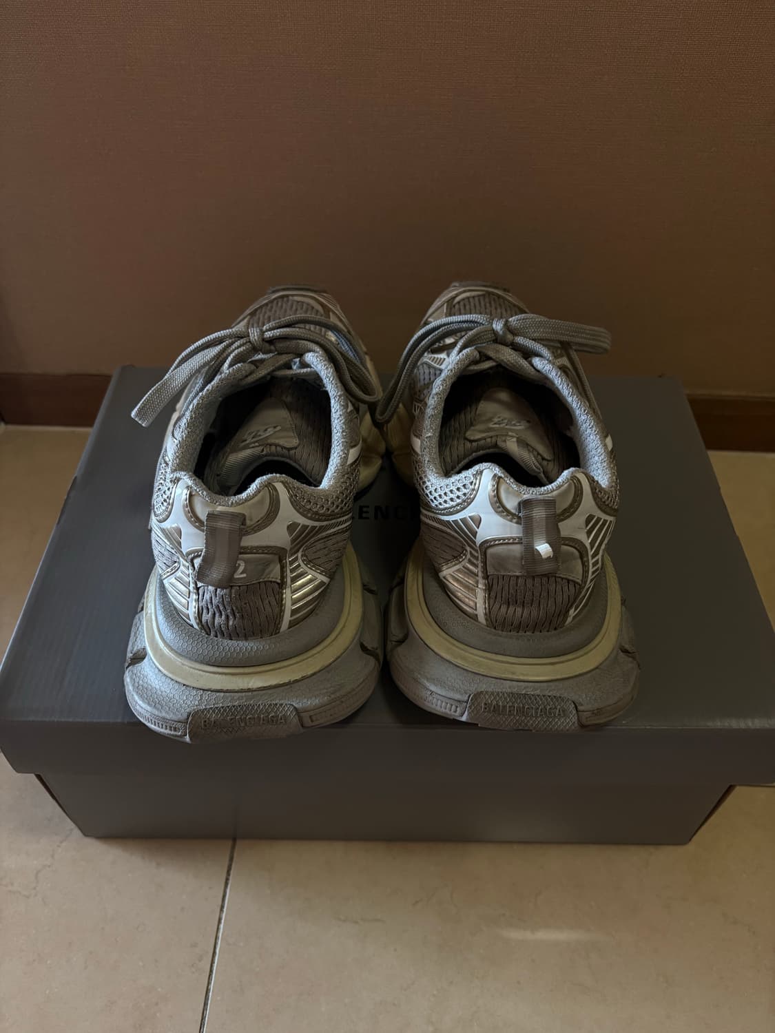 발렌시아가 3xl 에그쉘 42 상품이미지4