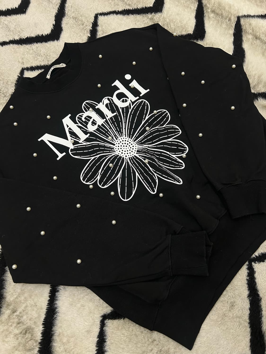 [Free]마르디 메크르디 진주 장식 맨투맨/블랙 상품이미지1