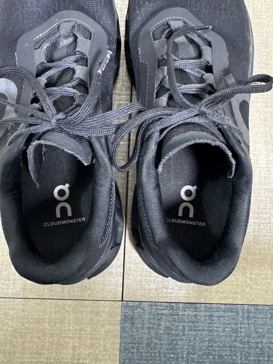 온러닝 클라우드몬스터 eu41 풀박 상품이미지2