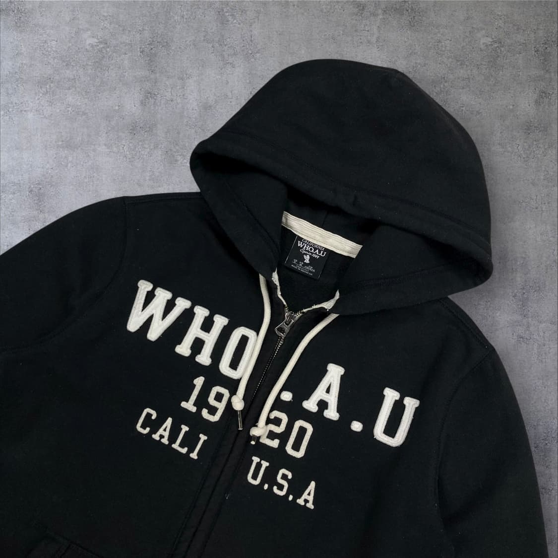 후아유 블랙 컬러 스펠아웃 빅로고 후드 집업 상품이미지2