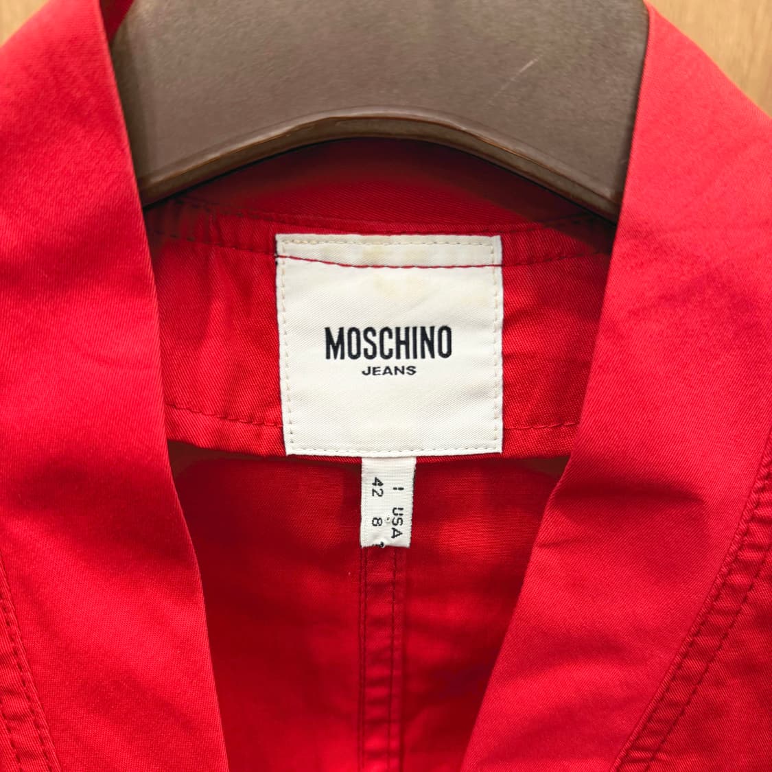 모스키노 진스 딥 브이넥 자켓 허리 플로럴 패턴 배색 타이 디테일 레드 상품이미지6