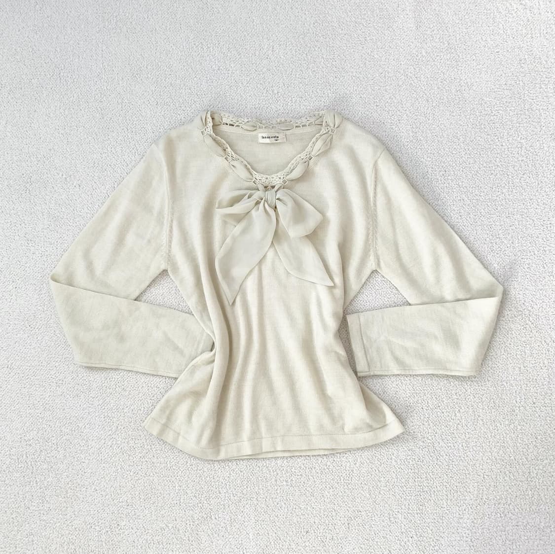 뮤트아이보리 쉬폰 리본 로걀탑 상품이미지1