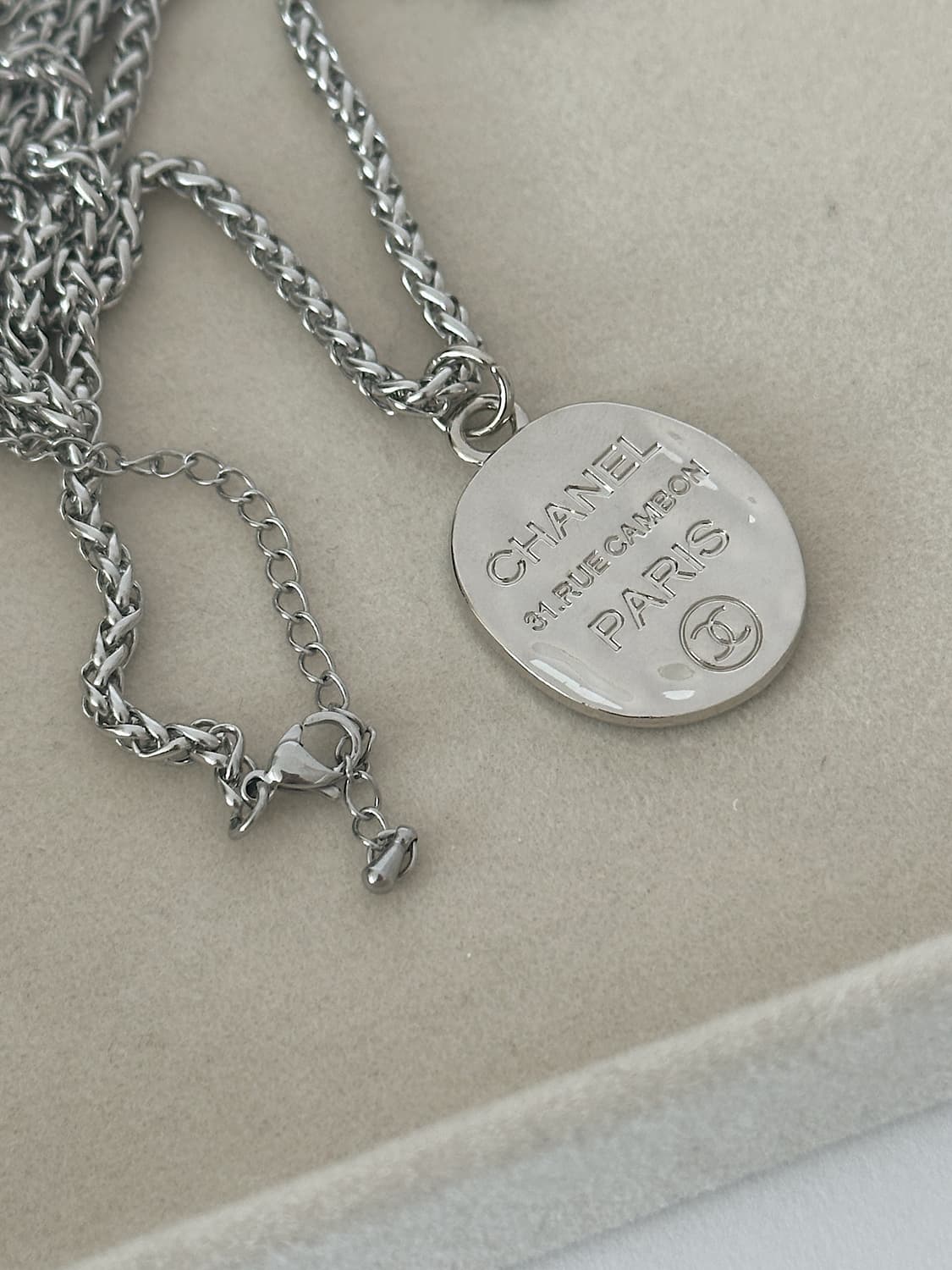 샤넬 코인 팬던트 남자 롱체인 목걸이 상품이미지1