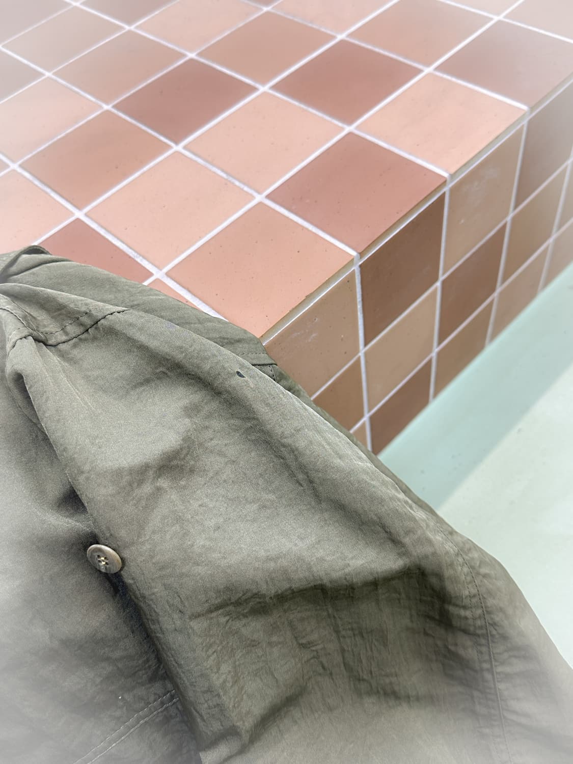 silky khaki bomber jacket 상품이미지7