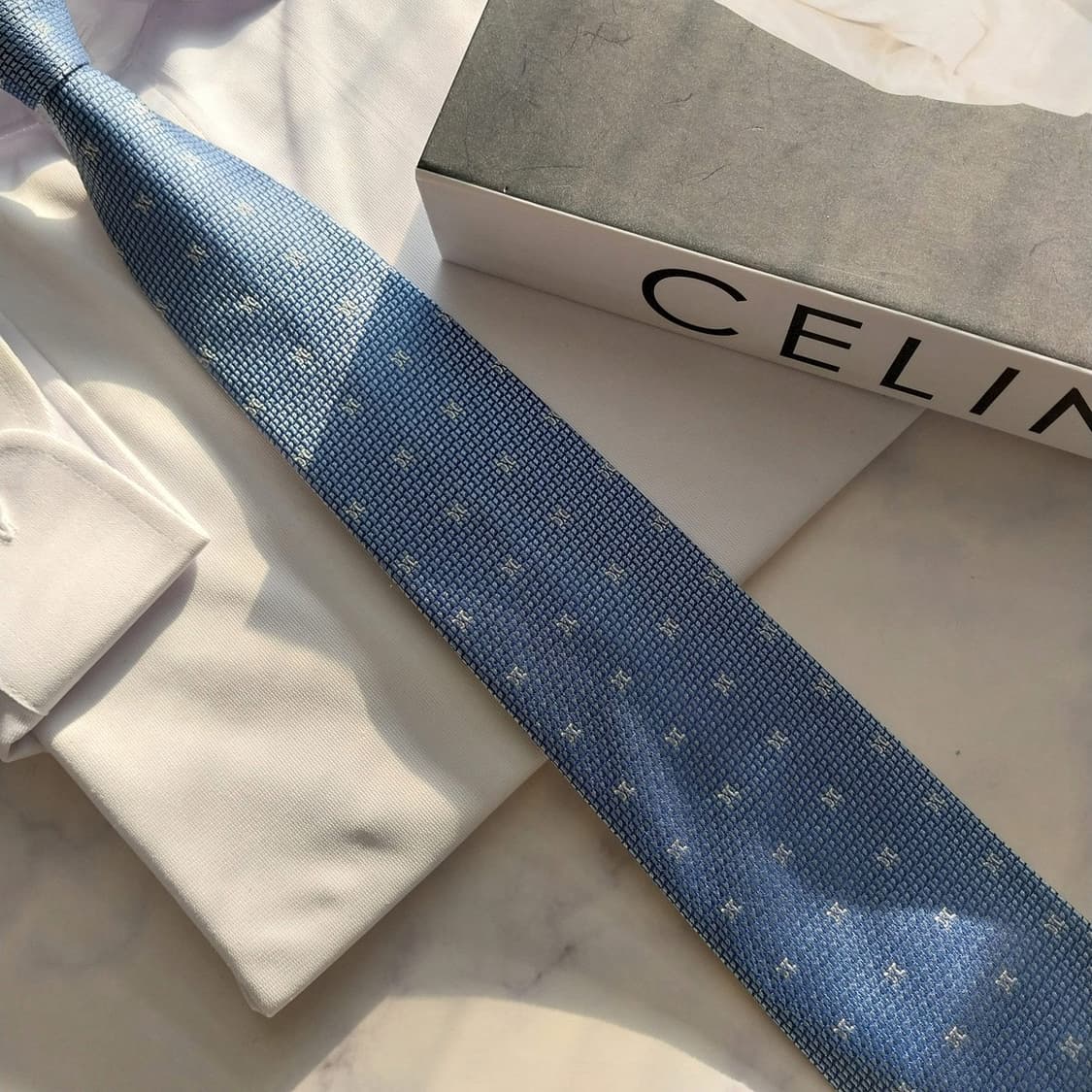 셀린느 실크 블루 트리오페 올오버 넥타이 9.6cm A+등급 K1776
 상품이미지6