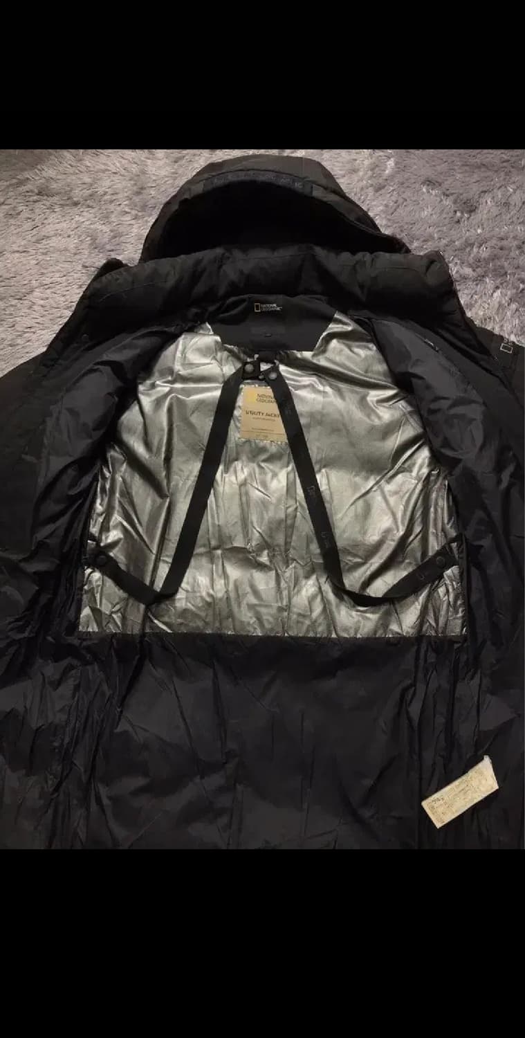 [[M, 공용]# 내셔널지오그래픽 카이만 스몰로고 다운 롱패딩 상품이미지3