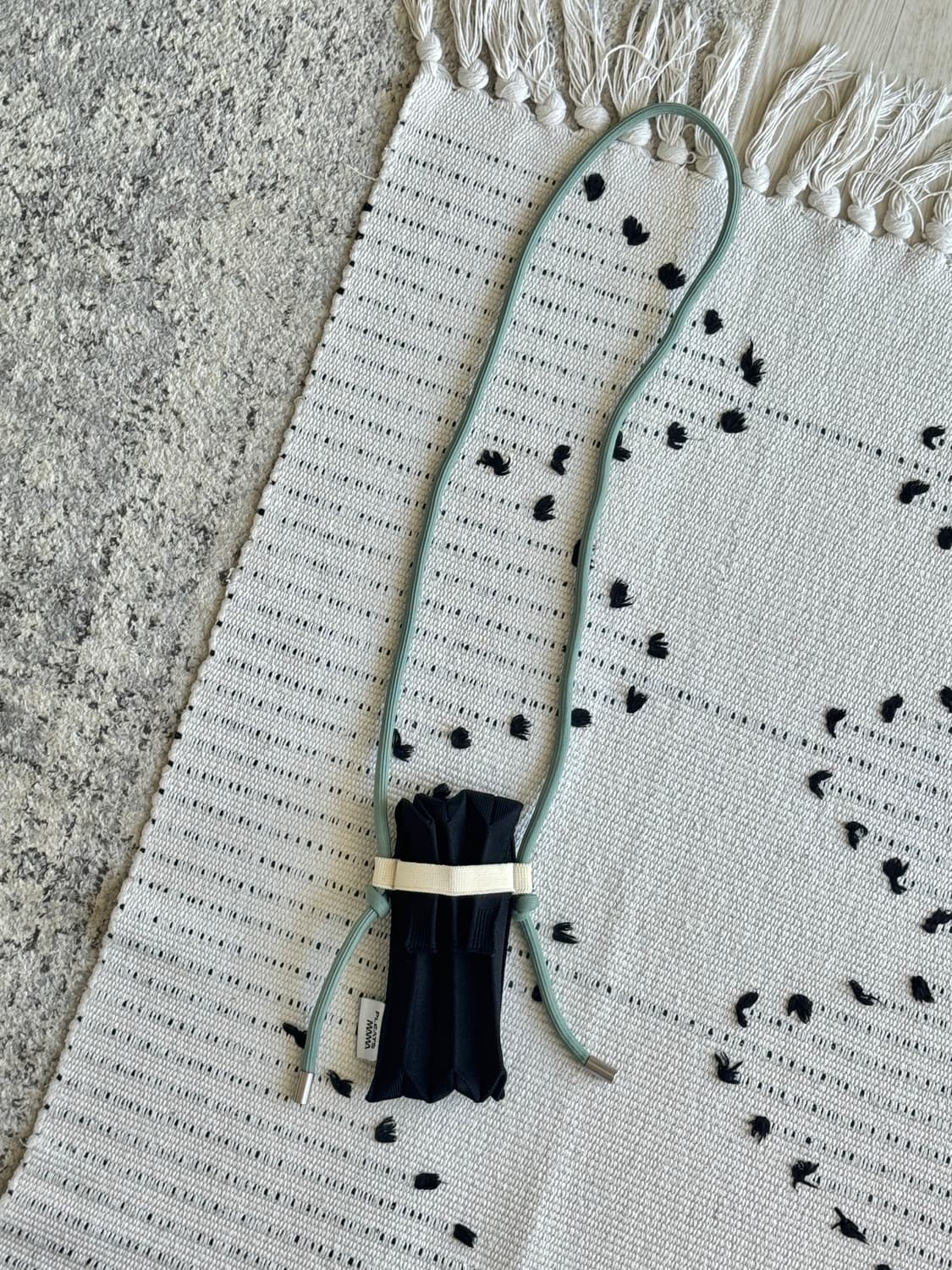 플리츠마마 나노백 블랙 미니 크로스백 상품이미지4