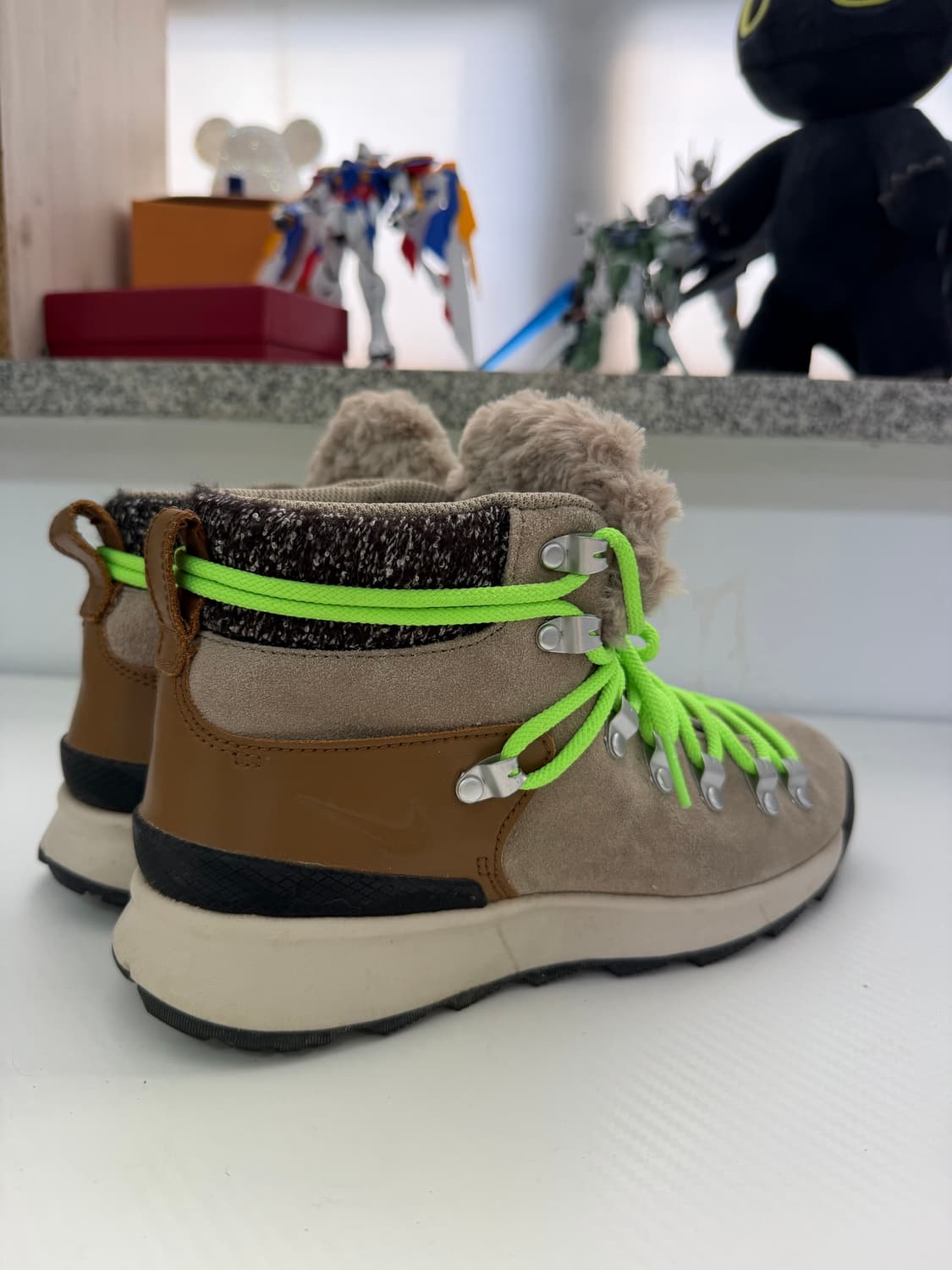 정품) 나이키 ACG 마운틴 플라이 로우 스웨이드 부츠 240 상품이미지4