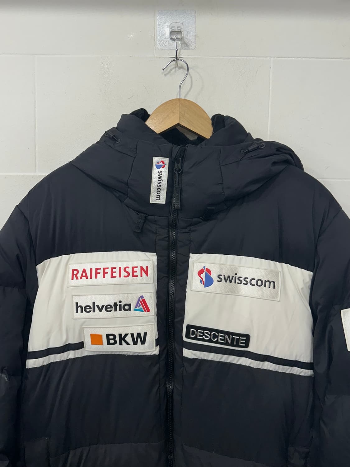 데상트 스위스 스키 롱 패딩 상품이미지2