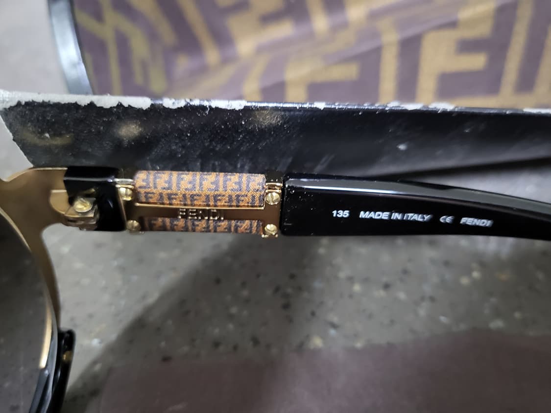 남녀공용(새제품 정품 Fendi)일본구매 한번도 착용안한 새제품 상품이미지6
