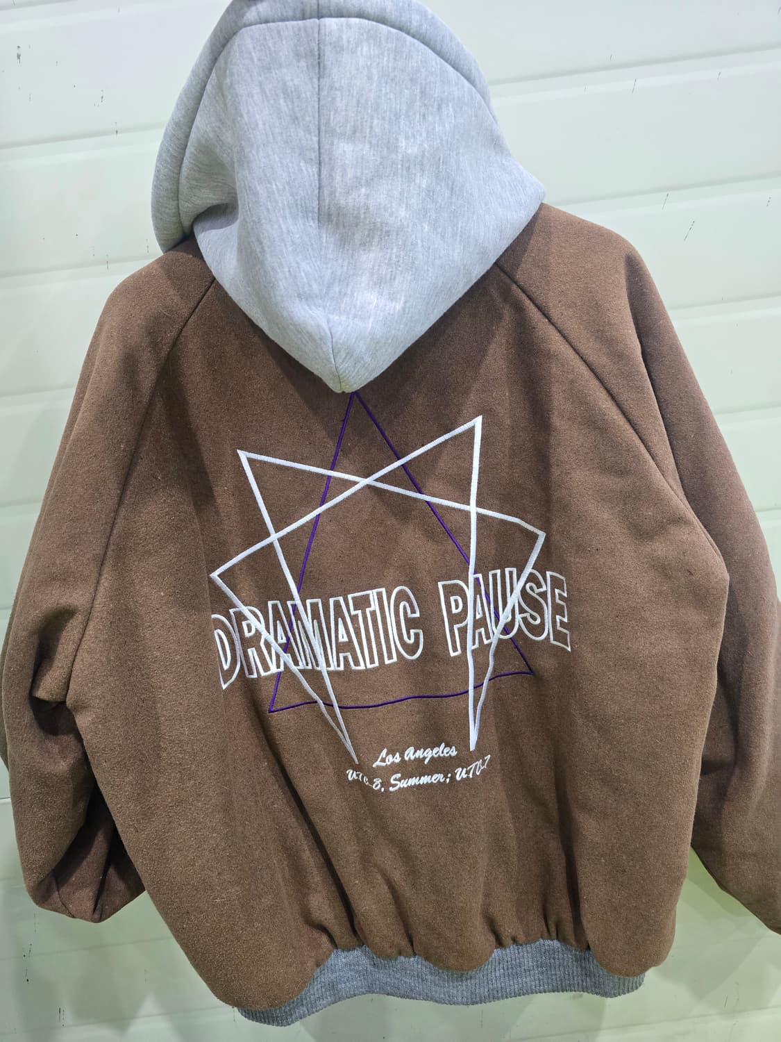 Attention 브라운 후드 스타디움 자켓 상품이미지6