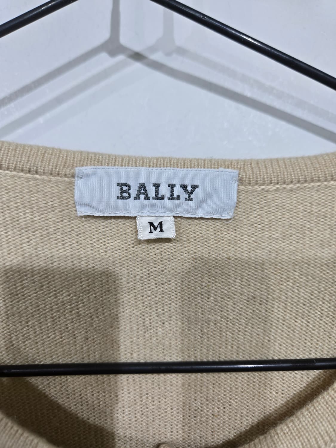 발리 알파벳 자수 베이지색 가디건 상품이미지5