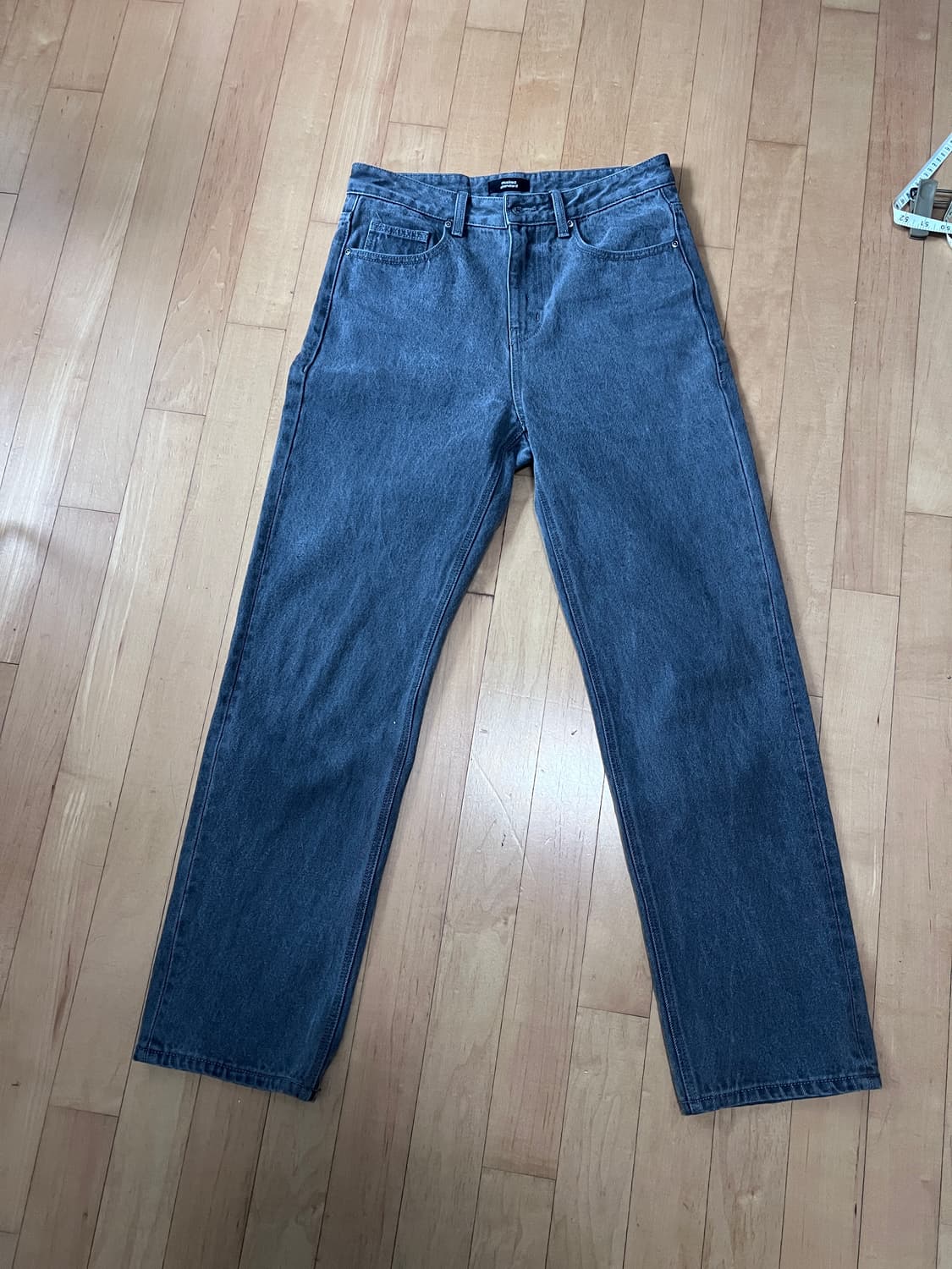 무신사스탠다드 레귤러 핏 데님팬츠 그레이 30 상품이미지1