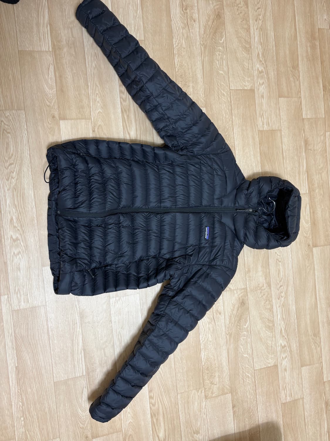 파타고니아 경량패딩 m 상품이미지1