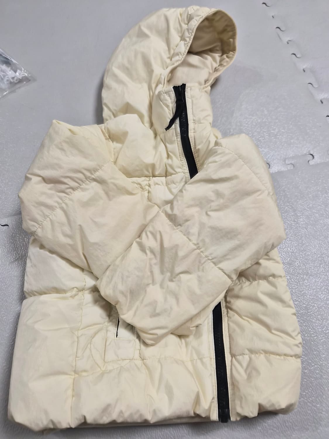 스톤아일랜드 6세 아이보리 패딩 상품이미지3