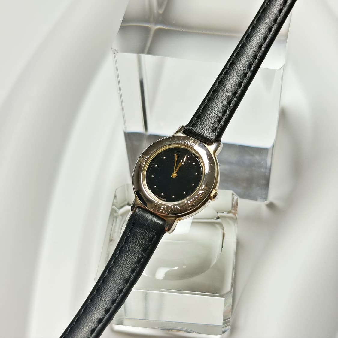 빈티지 YSL 입생로랑 빈티지 로고 각인 베젤 블랙 도트 워치 상품이미지3