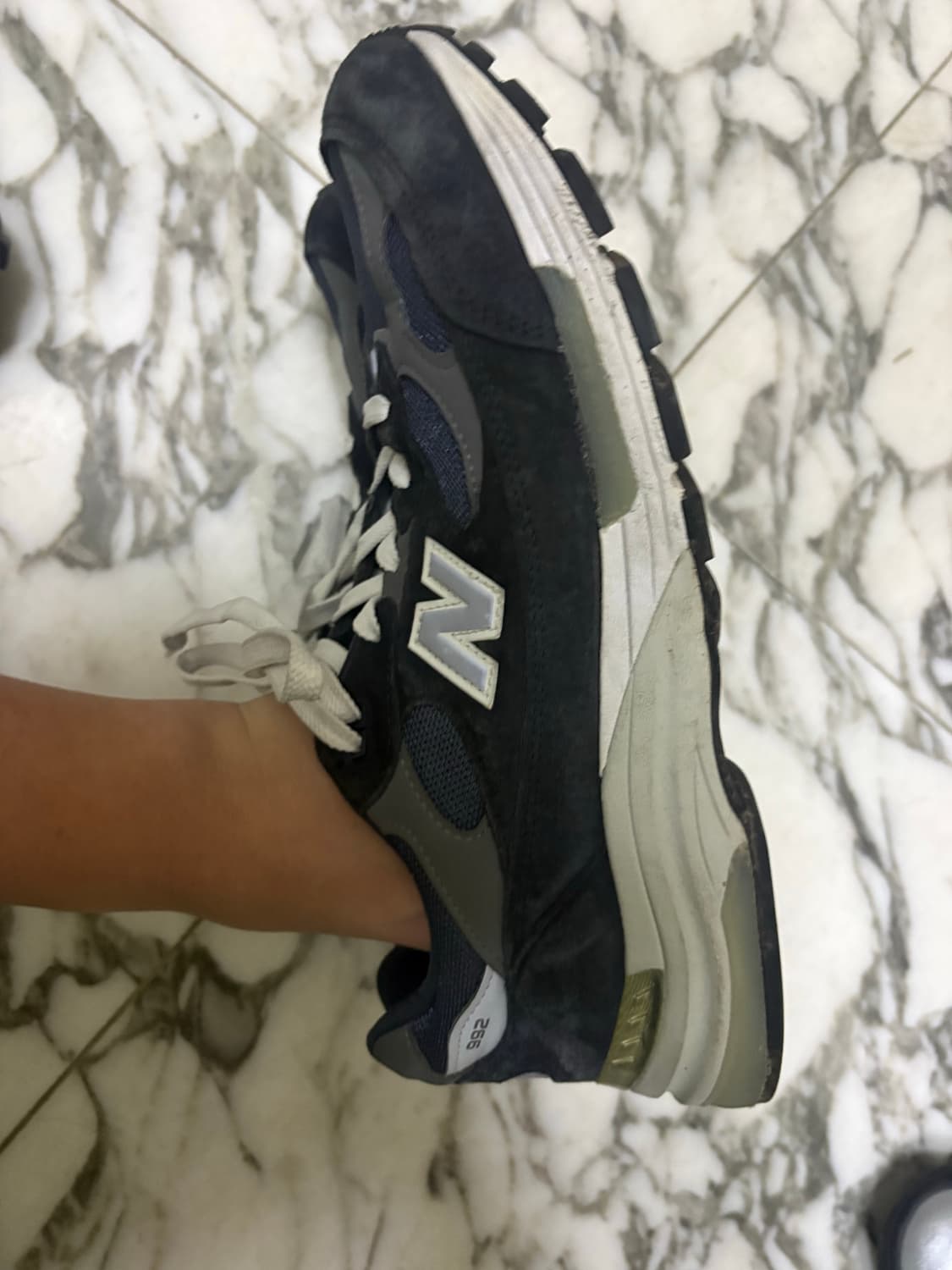 뉴발란스 992 네이비 상품이미지3