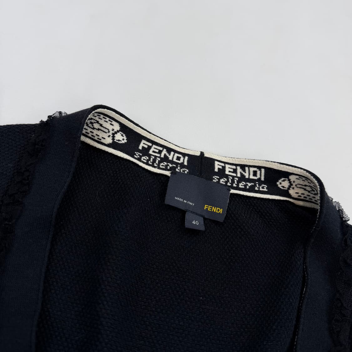 펜디 selleria 테이핑 패턴 니트 가디건 상품이미지5