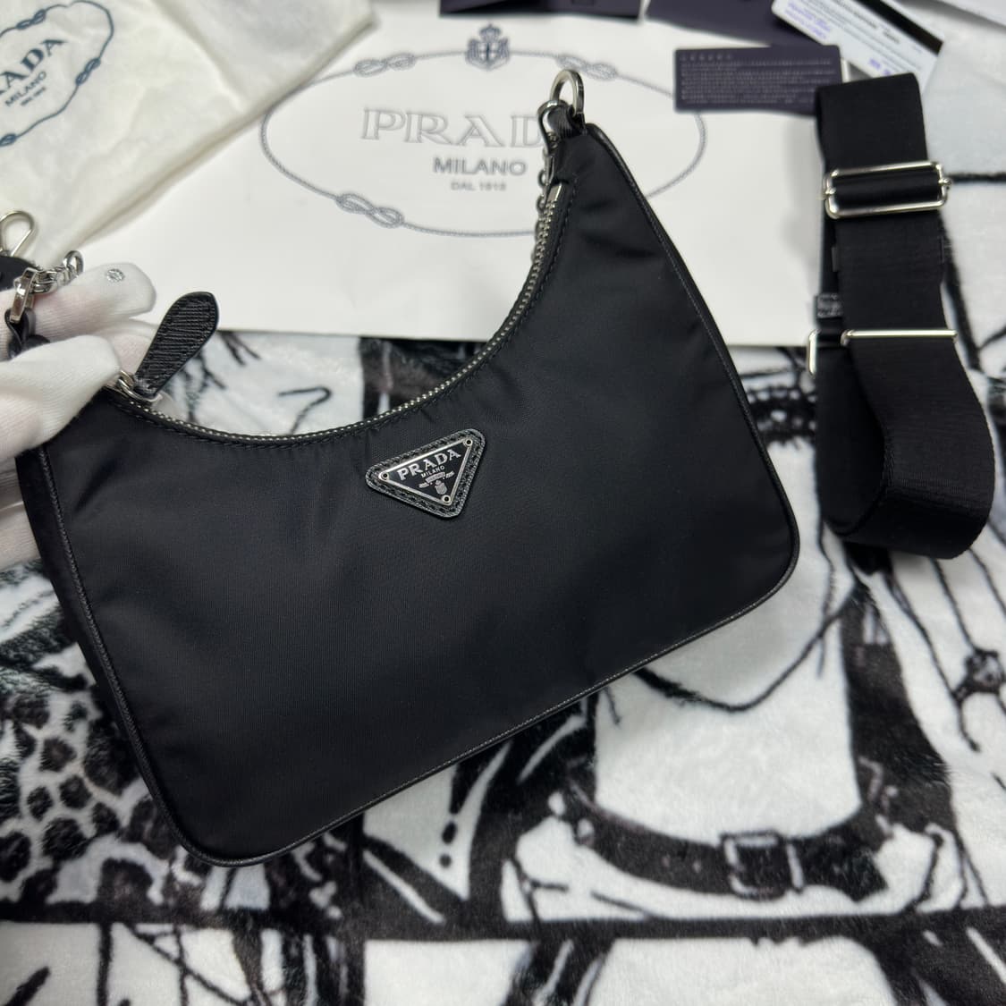 풀구성)프라다 리에디션 2005 리나일론 호보백 상품이미지2