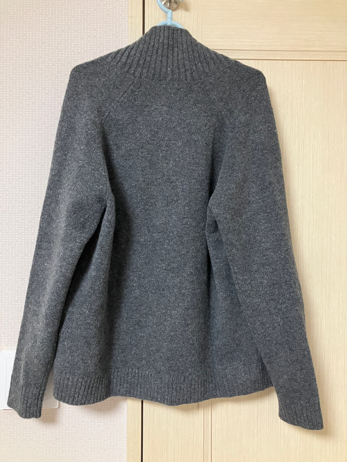 유니클로 수플레얀 스탠드칼라 가디건 상품이미지3