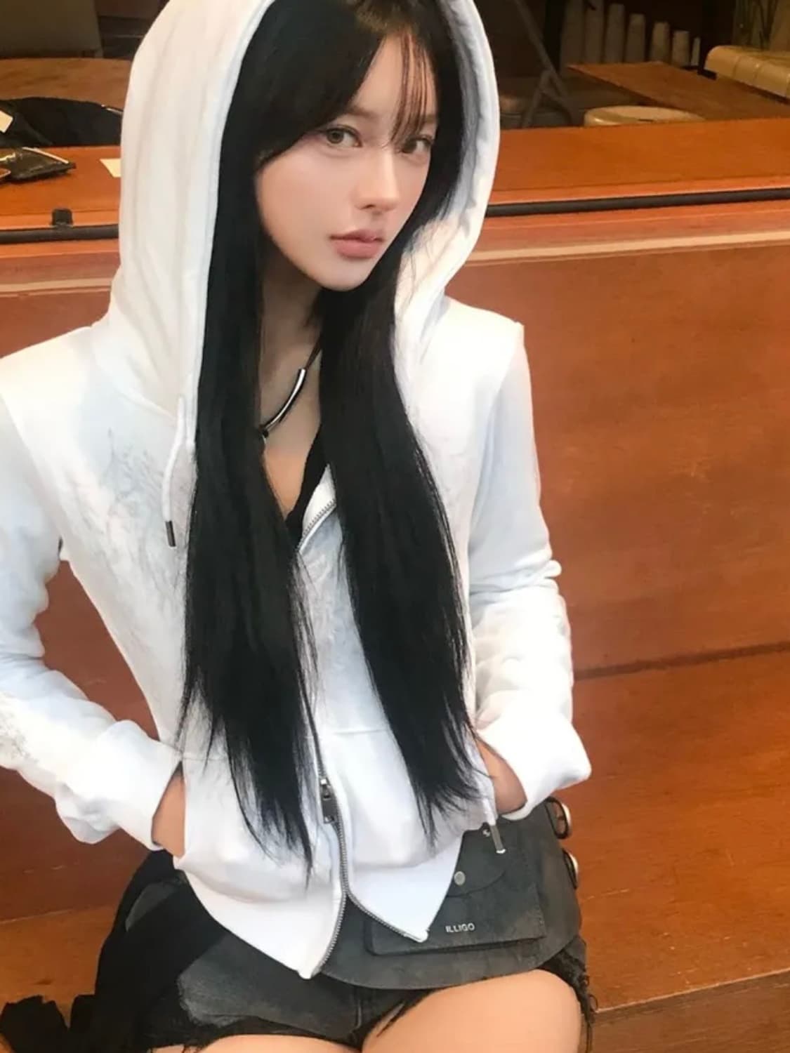 허그유어스킨 스컬리 크롭 후드집업 상품이미지3