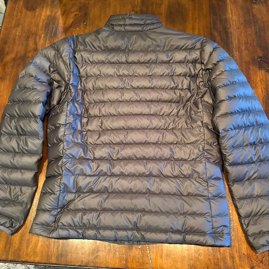 파타고니아 멘즈 경량패딩 그레이 상품이미지3