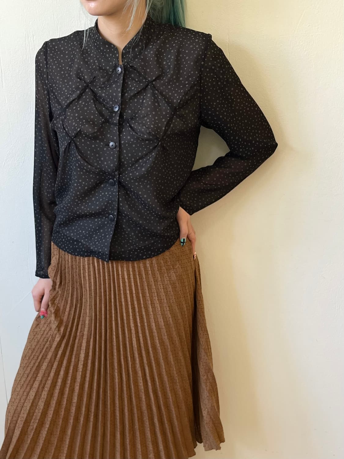 LA FEMME GUERRIERE 셔링 도트 블라우스 상품이미지7