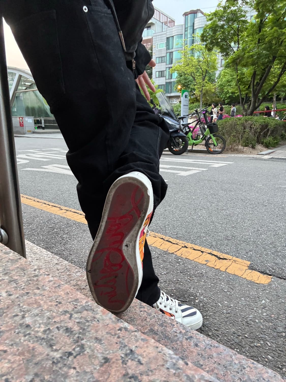 Christian louboutin 42 상품이미지4