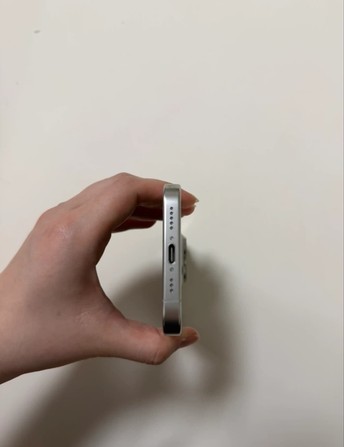 아이폰 16프로 티타늄 상품이미지5