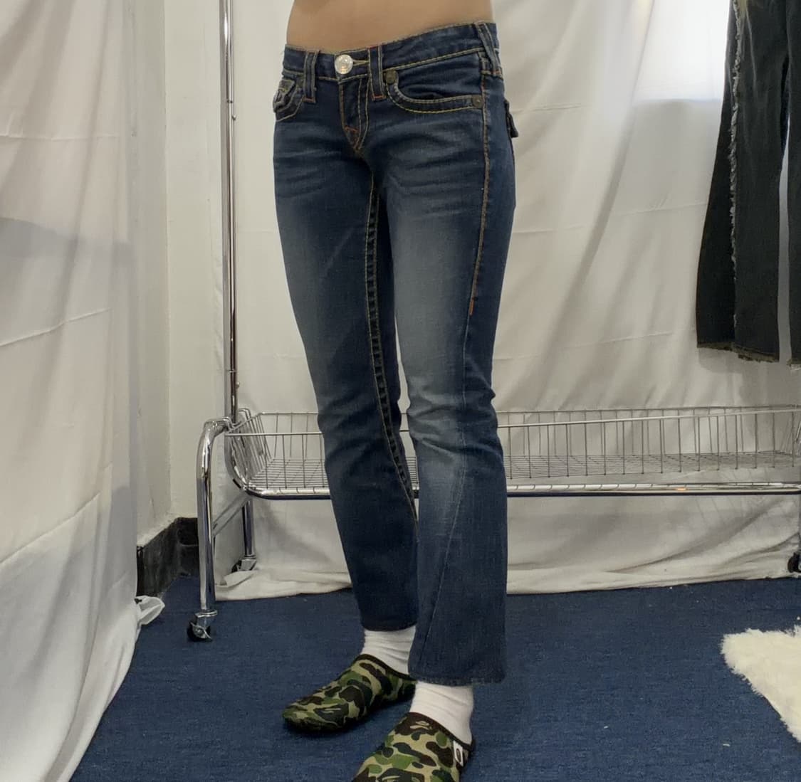 트루릴리전 레인보우 조이 세미 부츠컷 데님 팬츠 상품이미지1