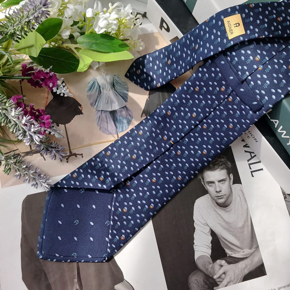 아이그너 실크 네이비 패턴 넥타이 9.5cm A+~A등급 E885
 상품이미지4