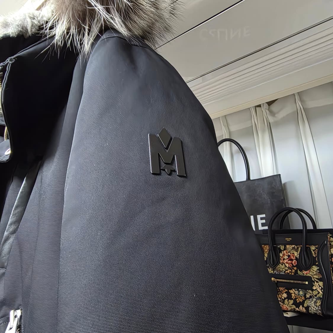 {클로젯}[42][23~24F/w]맥케이지 딕슨 실버퍼 숏 다운 패딩 상품이미지2