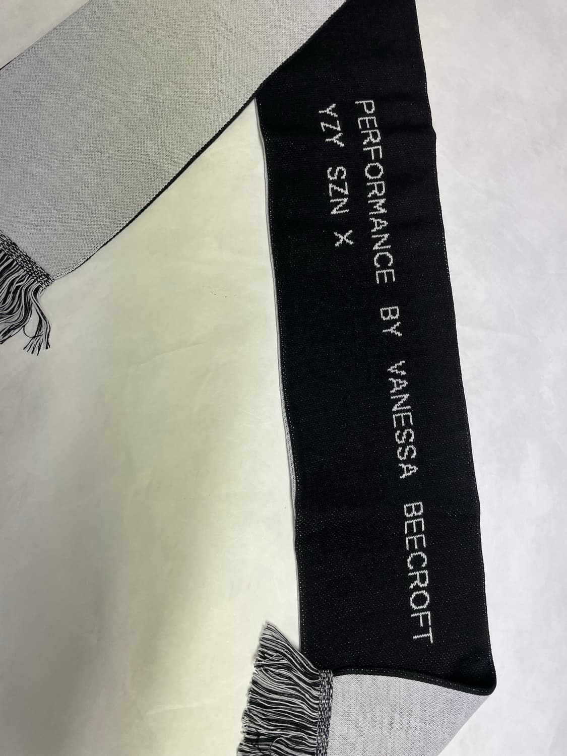 [미개봉] 칸예 머플러 ye live in korea /vip 전용 굿즈 상품이미지4