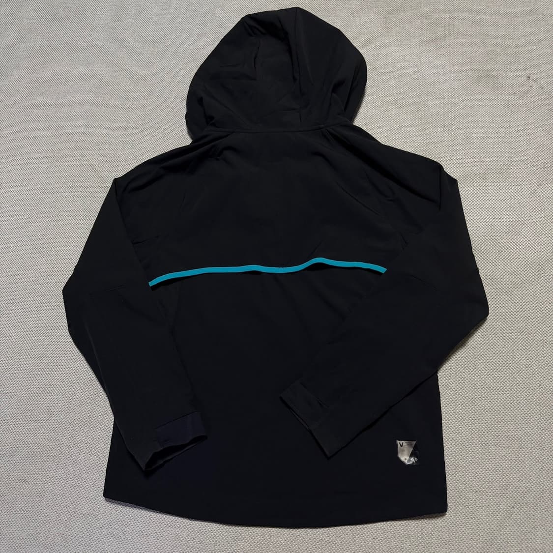 데상트 사이드로고 소프트쉘 후디 상품이미지5