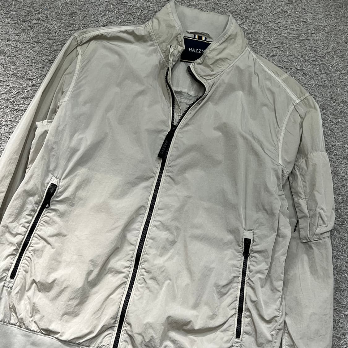 [100] 헤지스 바람막이 상품이미지1