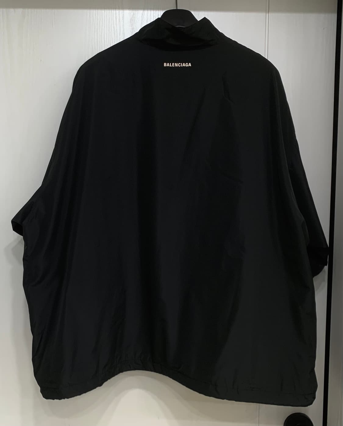 [M]발렌시아가 미니멀 로고 트랙 자켓 블랙 바람막이 상품이미지3