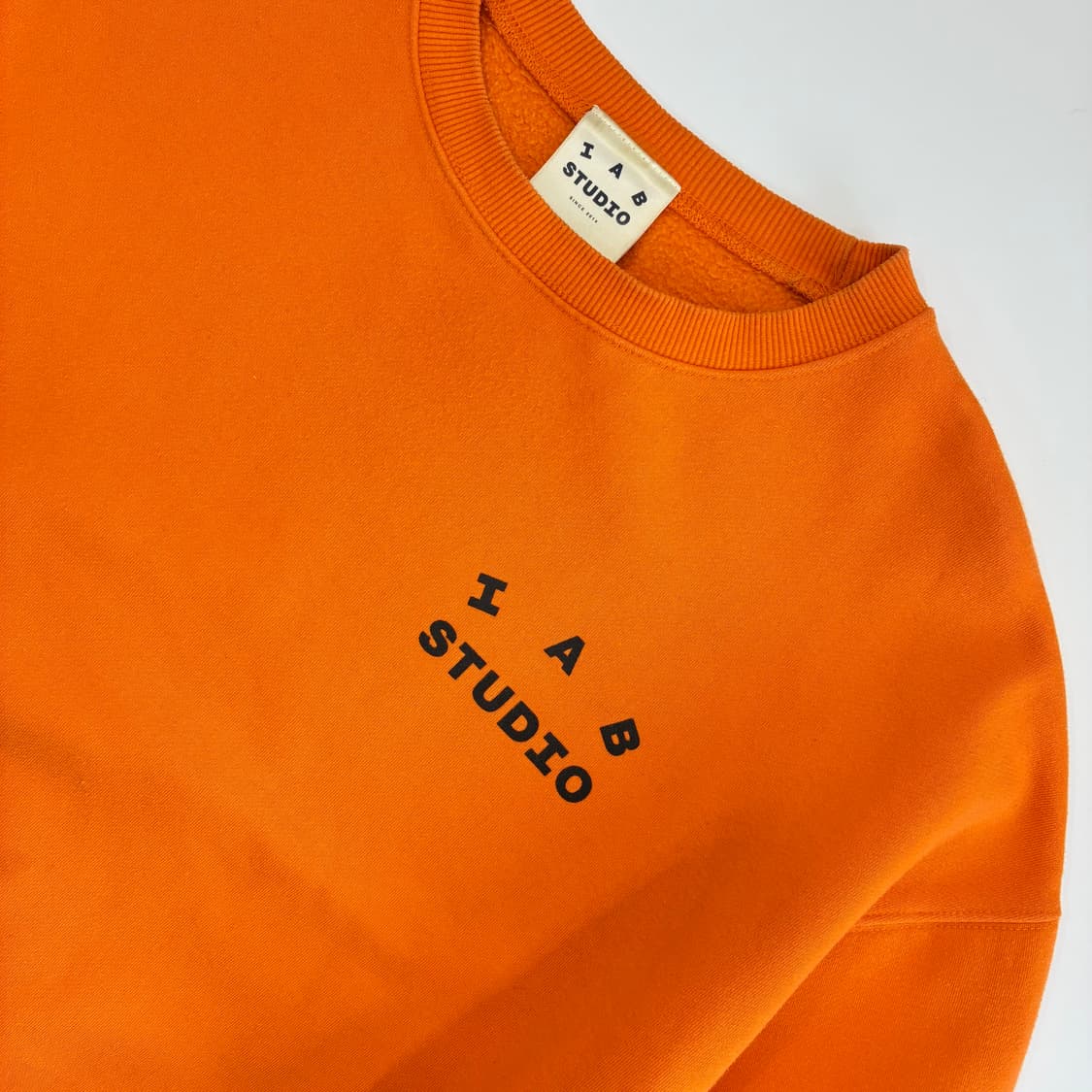 IAB studio  아이앱 스튜디오 x 두산 오렌지 맨투맨  상품이미지3