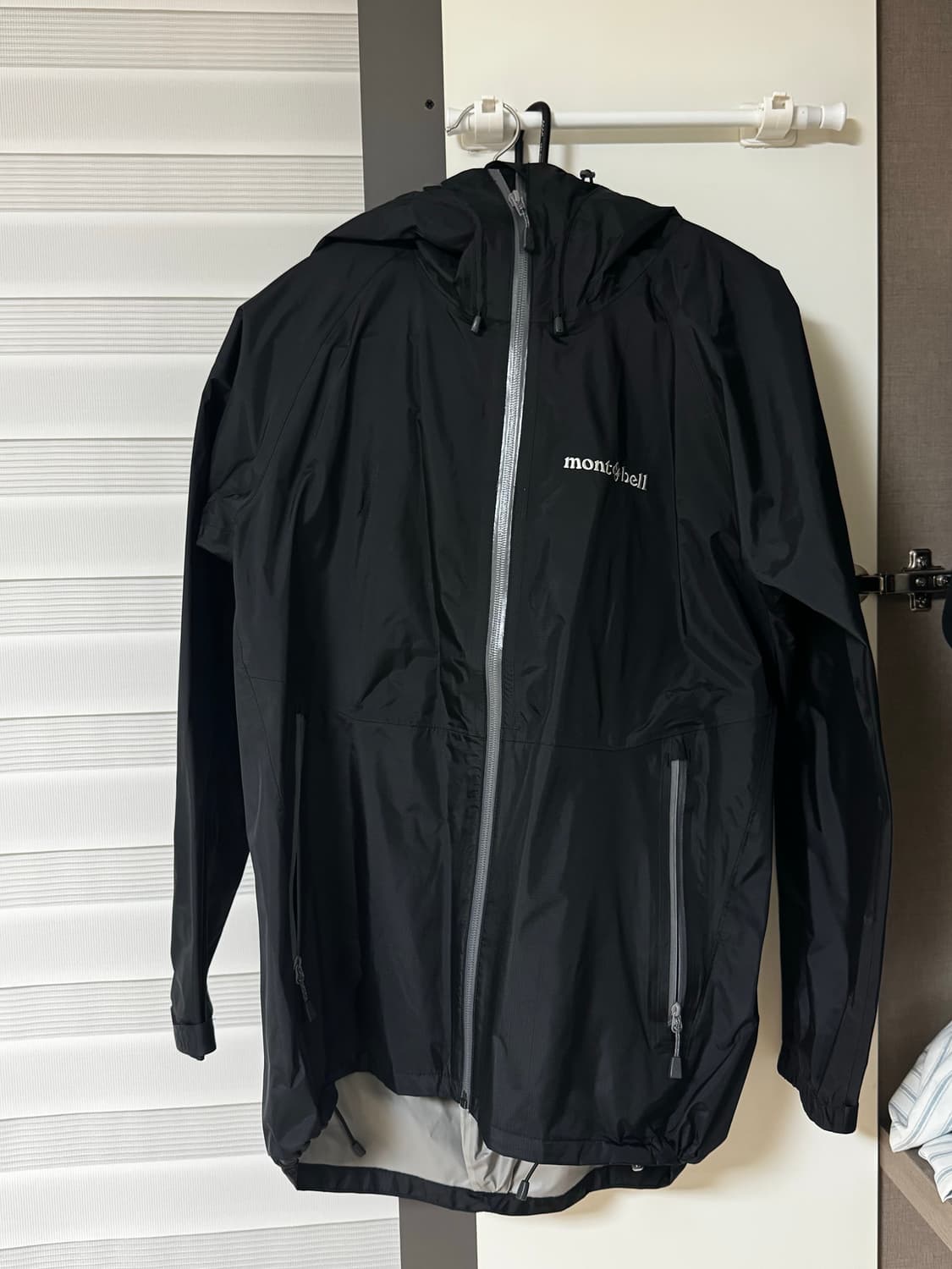 몽벨 바람막이 남성 xs 상품이미지1